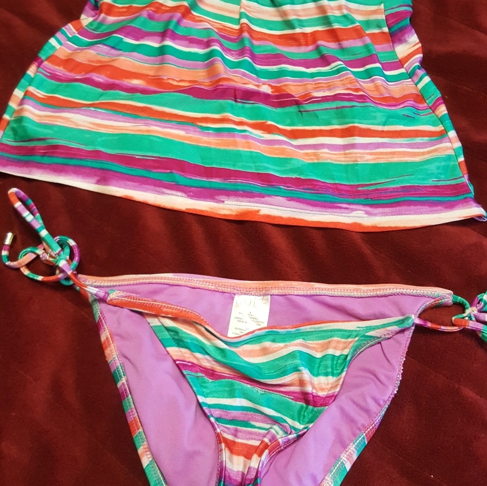 Bikini - Picture 3 of 5